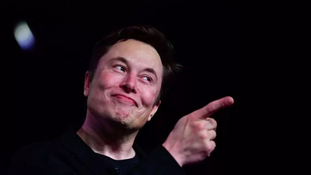 Elon Musk, deranjat de un tânăr care îi spionează avionul privat cu Twitter. Ce ofertă i-a făcut miliardarul, dar a fost refuzat