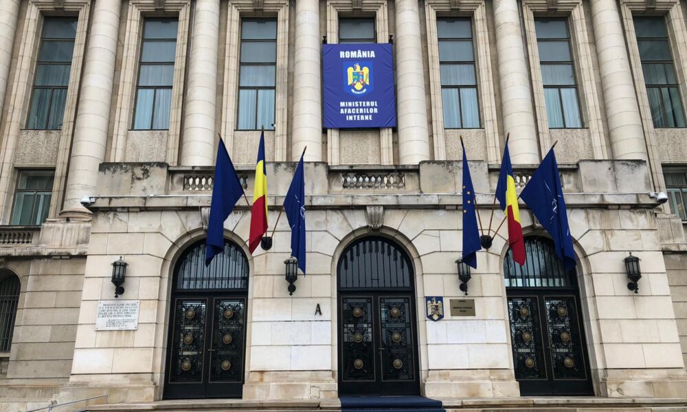 MAI cheltuie sute de mii de euro pe implicuirea taloanelor de pensii