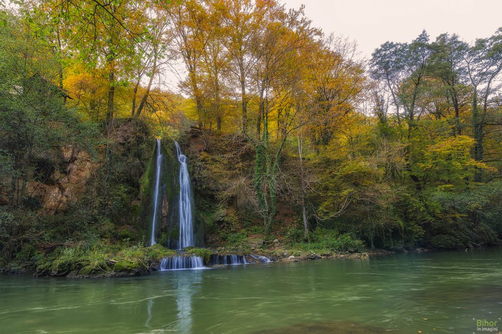 O altă cascadă din România ar putea fi în pericol, după modelul cascadei Bigăr. Ce spun specialiștii despre fenomenul natural