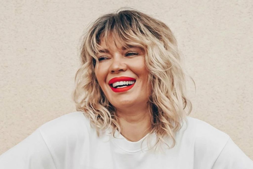 Obiectul inedit cu care Gina Pistol s-a fotografiat în vacanță. ”Mamele știu de ce”