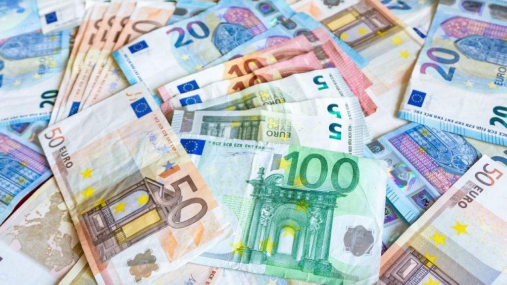 Bancnota care te poate îmbogăți. Poți câștiga câteva mii de euro dacă o ai prin pușculiță