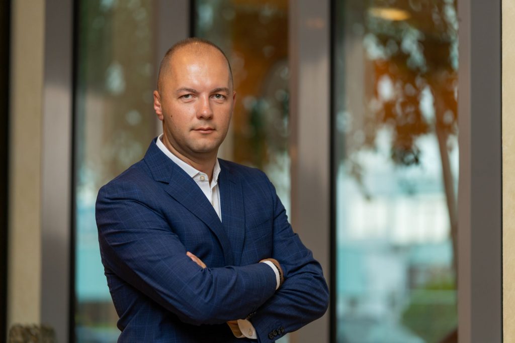 Andrei Iacob, CEO Trust Motors: Autovehiculele electrice și electrificate reprezintă un procent mediu de 3% din vânzările anului 2021