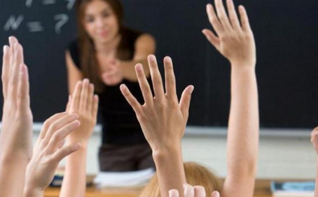România rămâne fără profesori. 50% dintre dascăli vor ieși la pensie în următorii 10 ani: „Statul român trebuie să intervină de urgență”