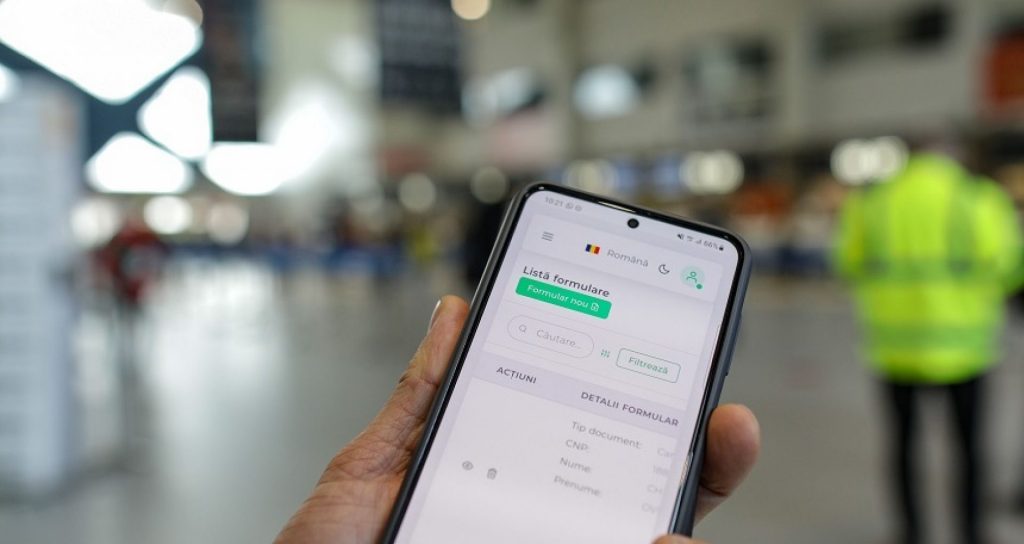 Sute de persoane, amendate pentru că nu au completat formularul digital la intrarea în țară