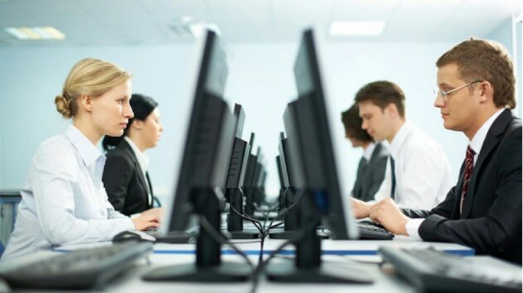 Programul de muncă, redus la patru zile pe săptămână. Se poate şi în România