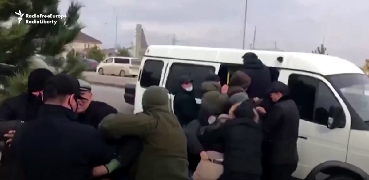 Scumpirea gazelor a schimbat primul guvern și a fost decretată stare de urgență. Proteste cu arestări și gaze lacrimogene 