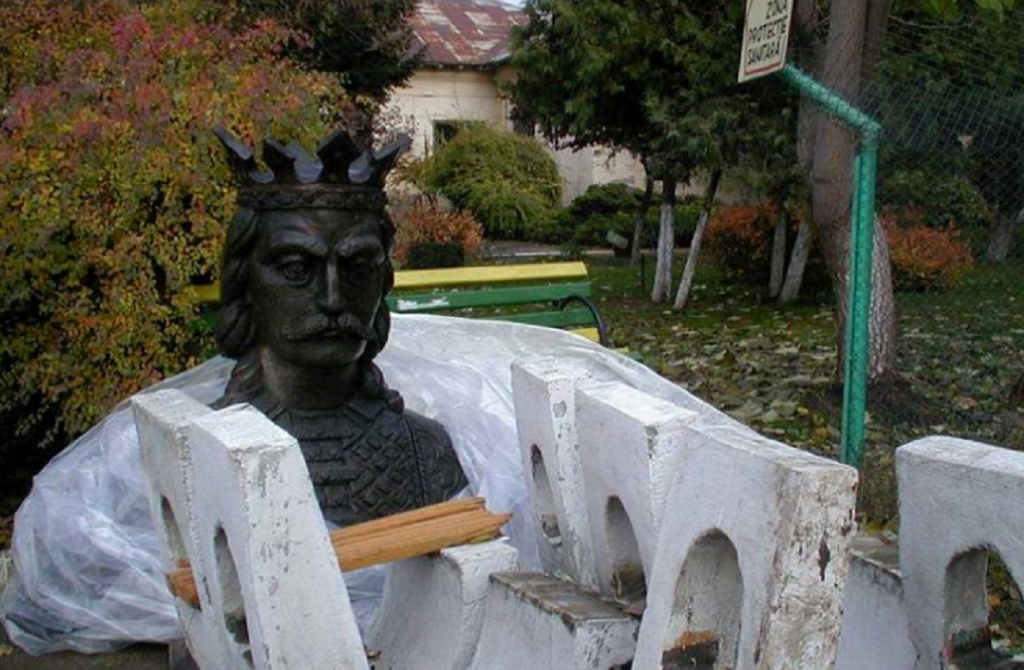 Statuia lui Ștefan cel Mare, furată dintr-un oraș din Moldova. A costat 90.000 de lei