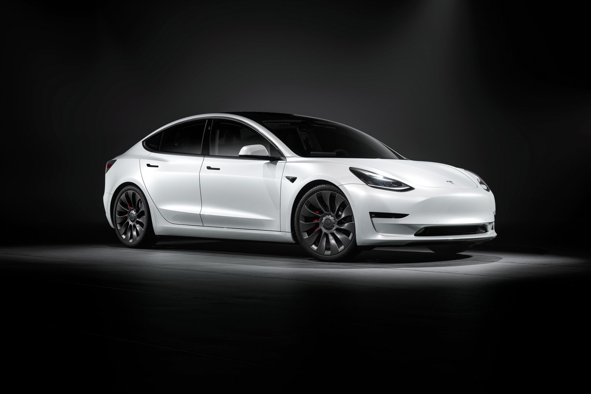 Cea mai vândută mașină electrică din Germania anul trecut a fost Tesla Model 3. Și comenzile pentru Dacia Spring sunt în creștere
