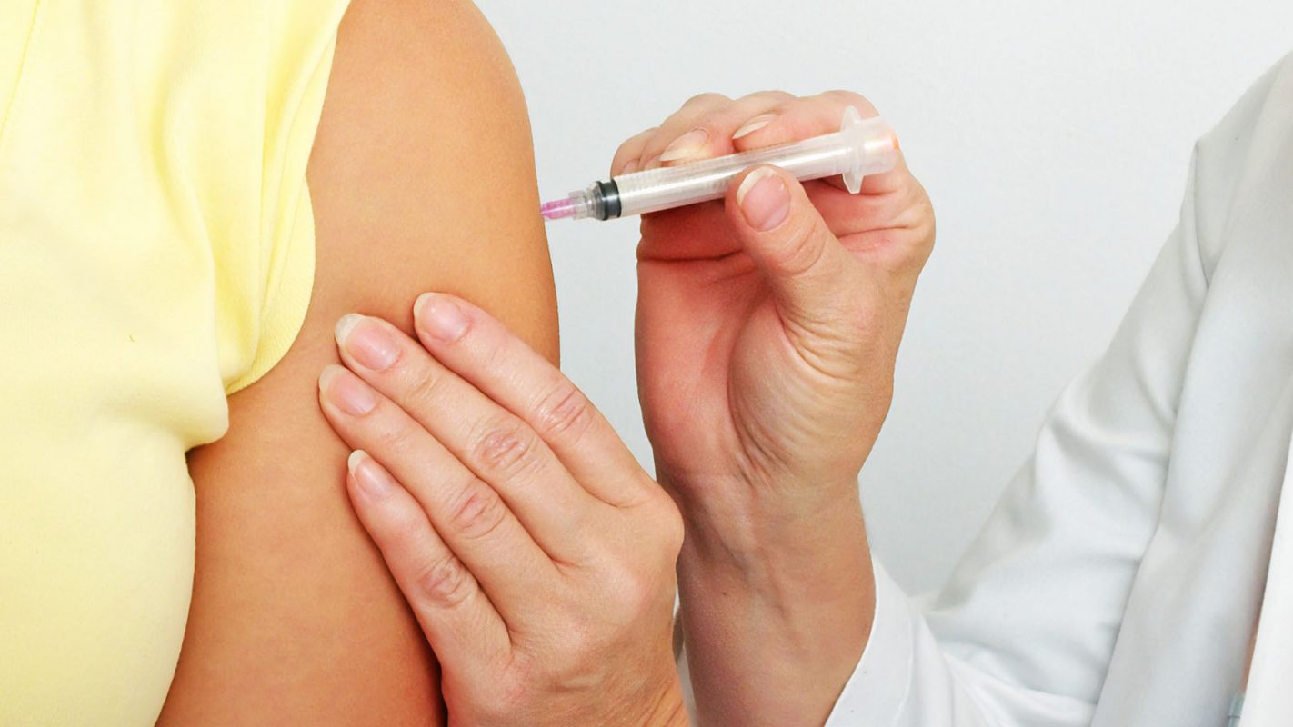 Cand ar putea aparea vaccinul modificat pentru varianta Omicron 