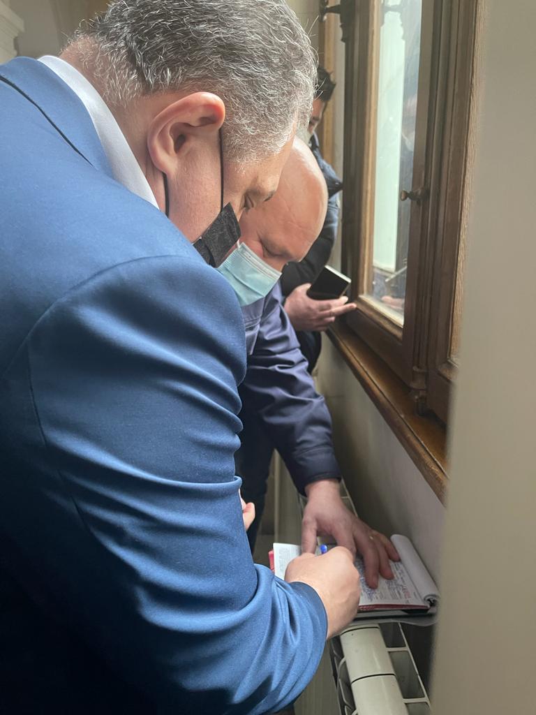 Marian Vanghelie amendat „A facut șoferul stânga și am zis „dă-i în capăt”. Fostul edil a plătit 250 de lei pentru că nu a respectat intrarea în sala de judecată