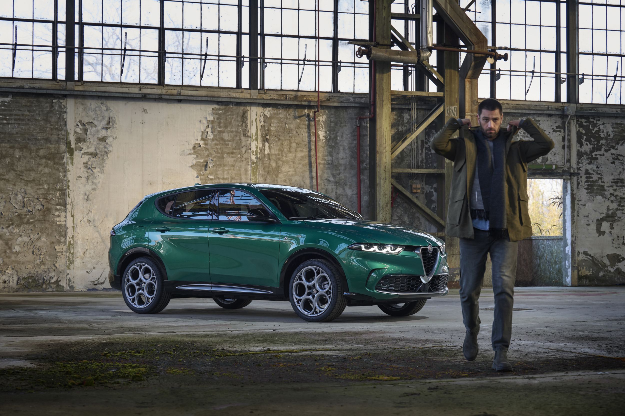 SUV-ul Alfa Romeo Tonale a fost prezentat oficial. Noul model va putea fi configurat cu motorizări de până la 275 CP