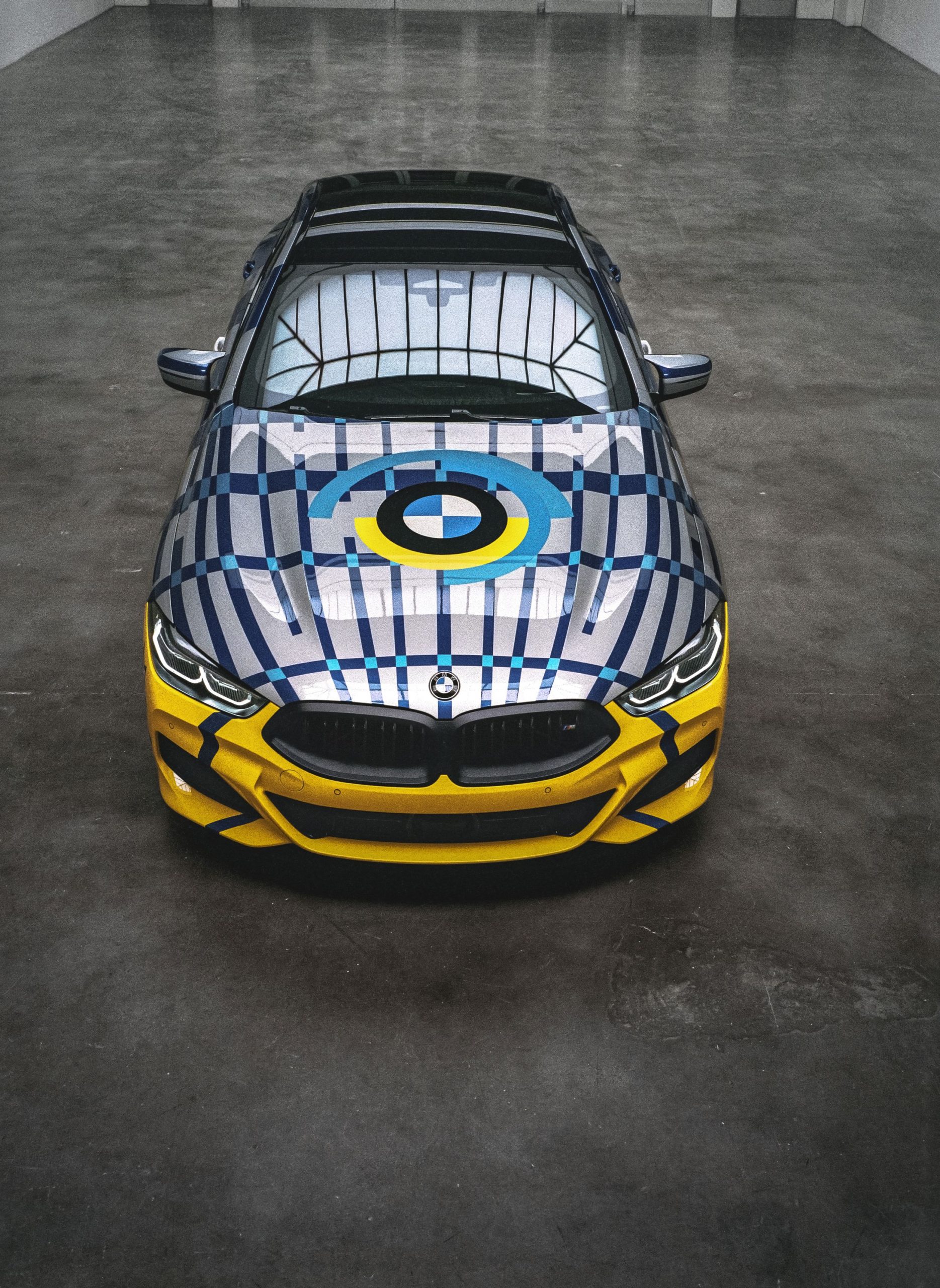 BMW deschide comenzile pentru ediția specială The 8 X Jeff Koons. Doar 99 de unități vor fi disponibile