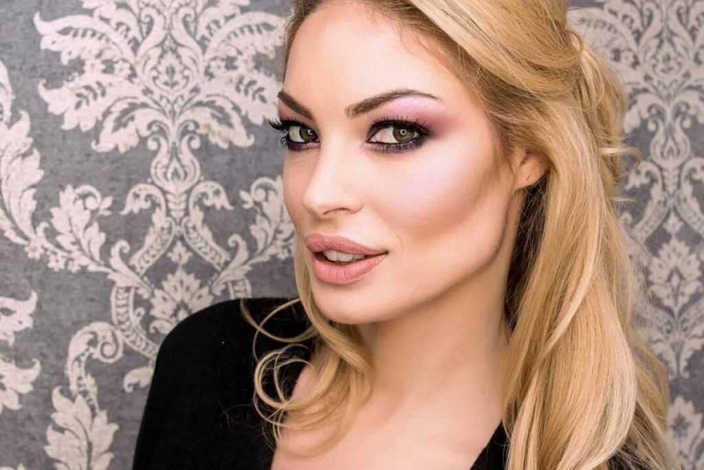 Cum face bani Valentina Pelinel pentru Cristi Borcea. Unde s-a mutat timp de trei luni (Exclusiv)