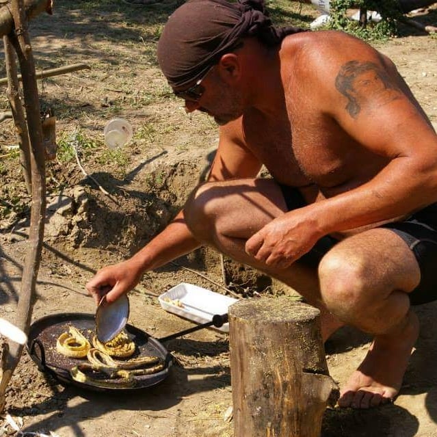 Cum sa te salvezi cand plonjezi cu masina in apa