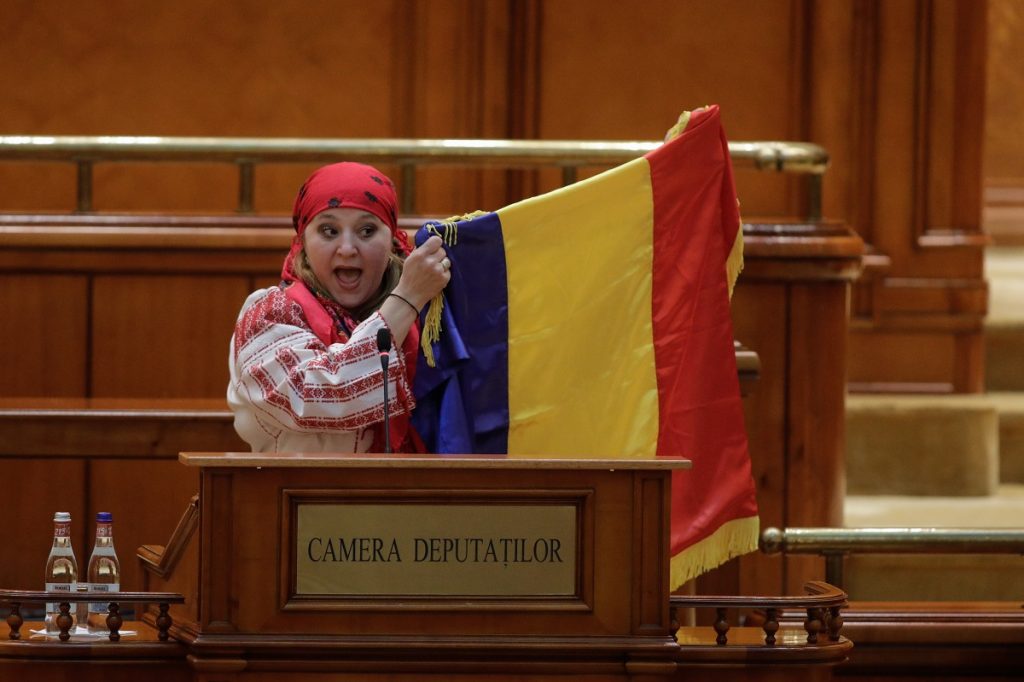 Diana Șoșoacă a ajuns în fața procurorilor. „Este vorba de infracțiuni împotriva unui demnitar”