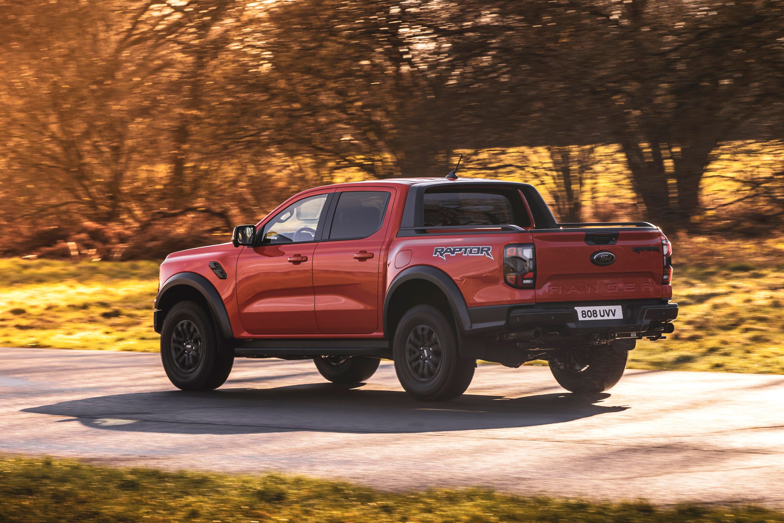 Noul Ford Ranger Raptor a fost prezentat oficial. Modelul pick-up are un motor V6 de 288 CP