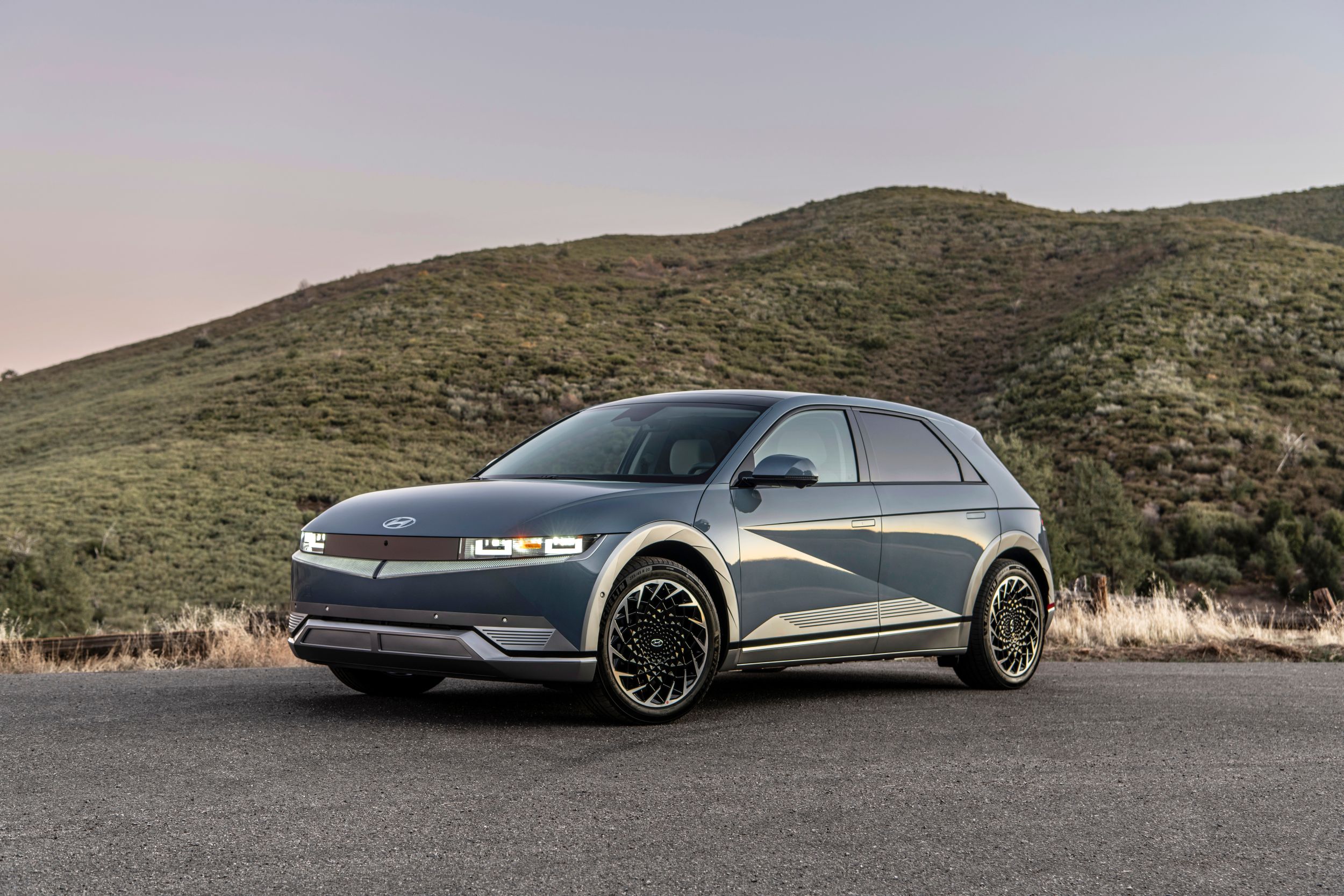 Actualizare pentru Hyundai Ioniq 5: modelul electric primește o baterie mai mare și camere video pentru oglinzi