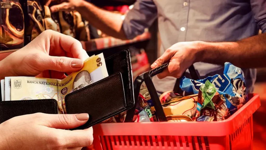 Mesajul viral lăsat de patroana unui magazin din Vaslui pe ușa magazinului său: „Băi, jefuitor mic ce ești”