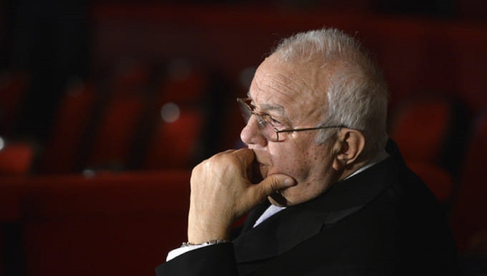 Alexandru Arșinel, amintiri din vremea războiului. Unde fugea atunci când au venit rușii (Exclusiv)