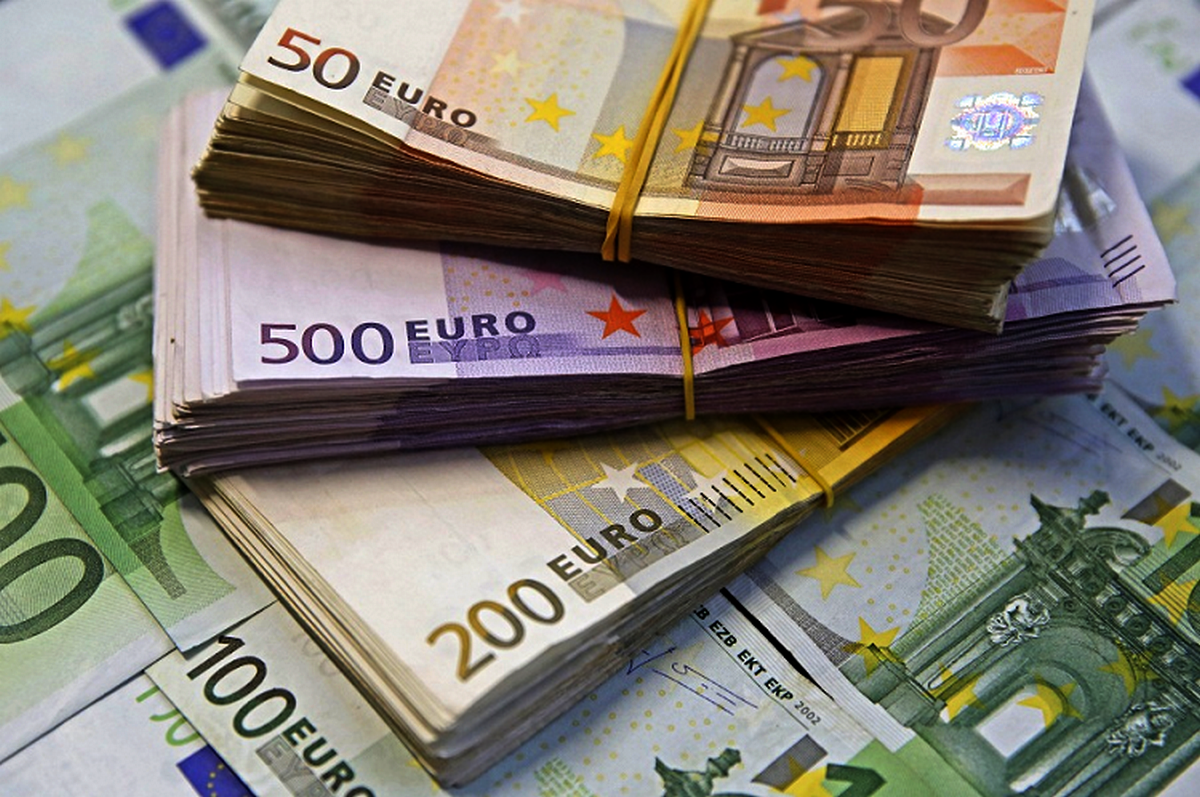 Scoala obligata sa plateasca despagubiri de cate 5000 de euro elevilor care au avut nota la purtare scazuta