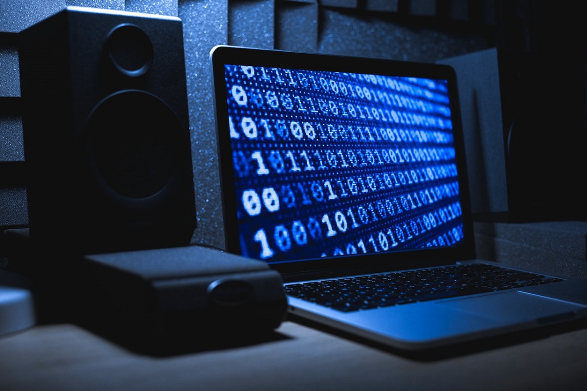 Hackerii au atacat trupele lui Putin