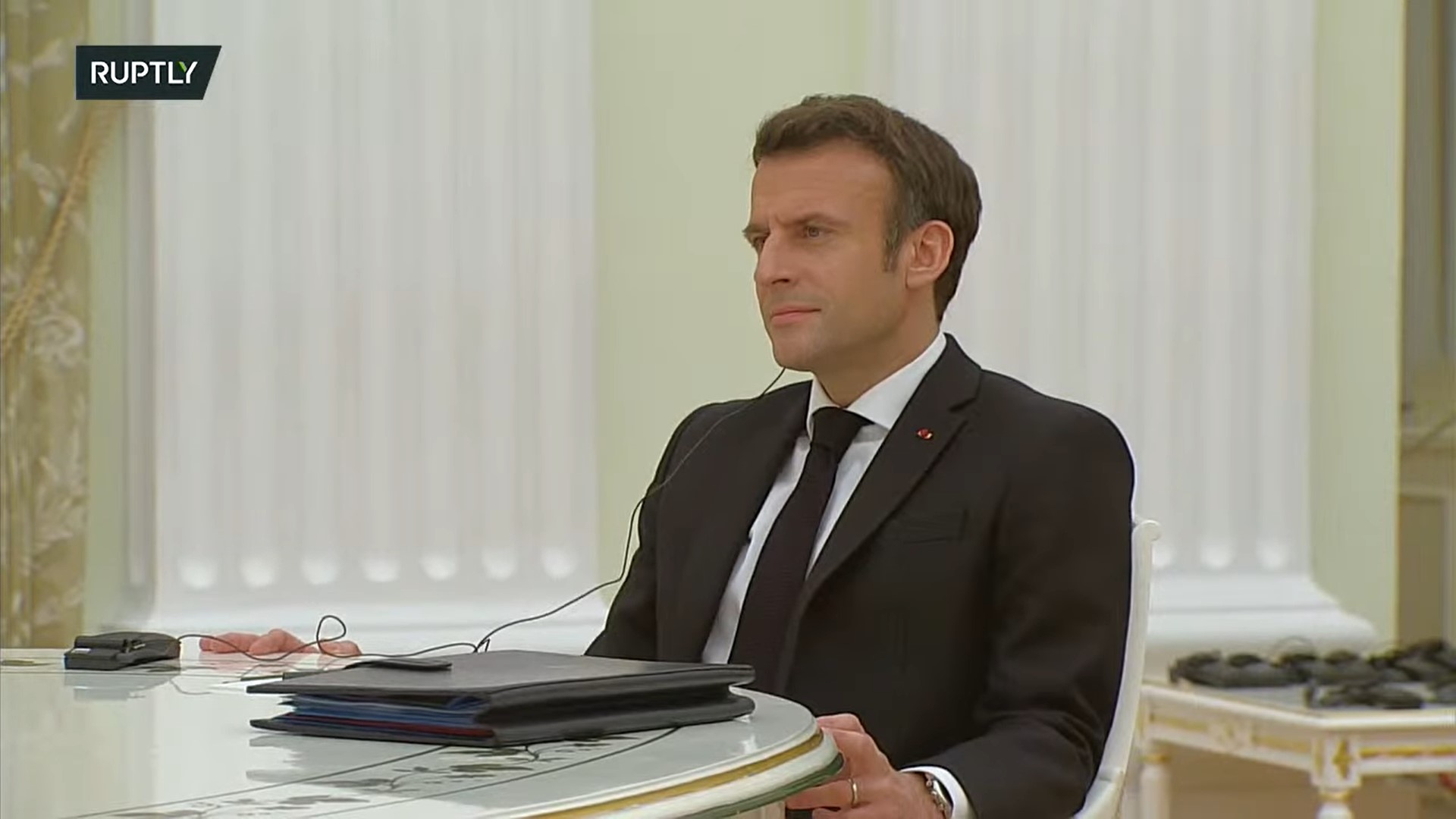 Emmanuel Macron spune că a obținut de la Vladimir Putin „că nu există escaladare” a relațiilor Rusiei cu Occidentul