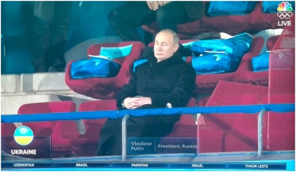 Vladimir Putin doarme, delegatia Ucrainei defileaza