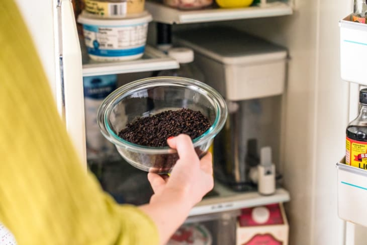 Ce se întâmplă dacă pui zaț de cafea în frigider