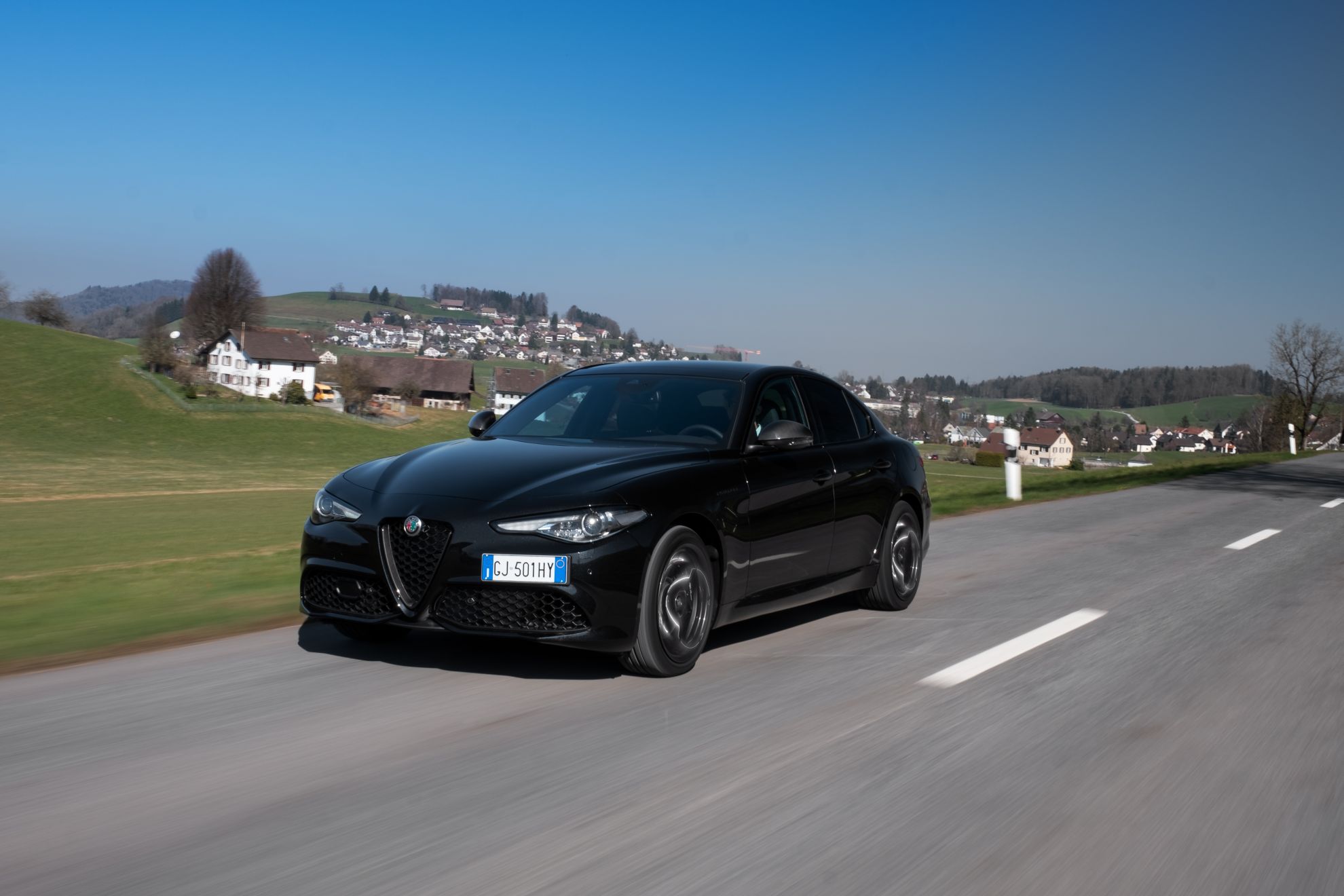 Alfa Romeo lansează ediția specială Estrema pentru Giulia și Stelvio. Ce aduce nou această echipare 
