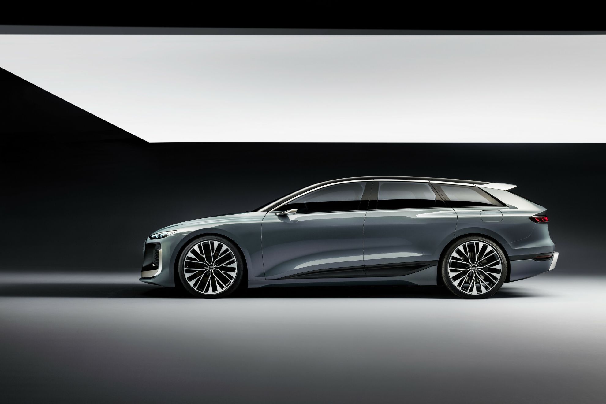 Audi A6 Avant e-tron concept: producătorul german lansează o nouă platformă și promite o autonomie de 700 de kilometri 