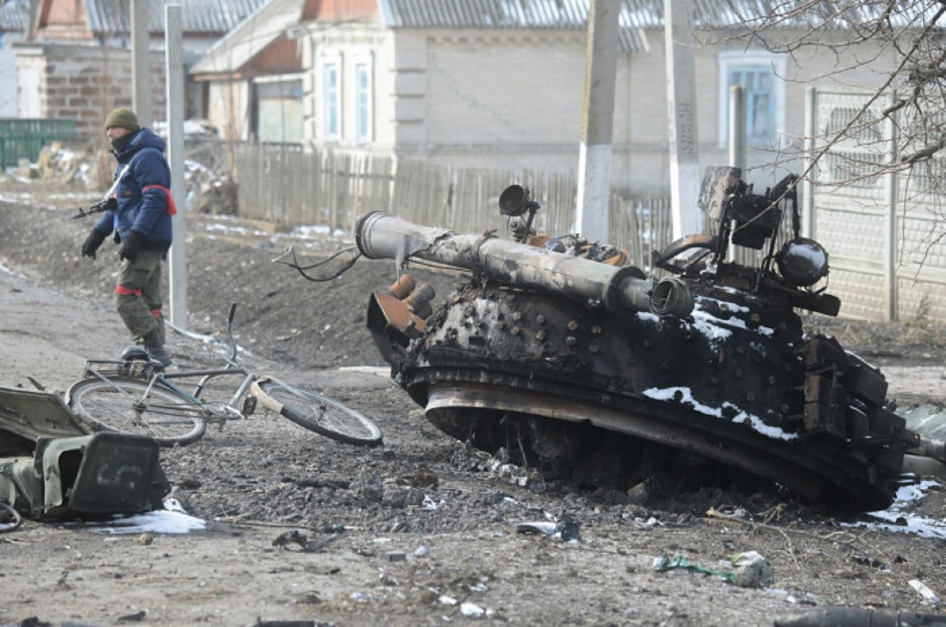 Avertismentul NATO: Dacă Rusia atacă un singur convoi occidental de arme se va putea activa articolul 5