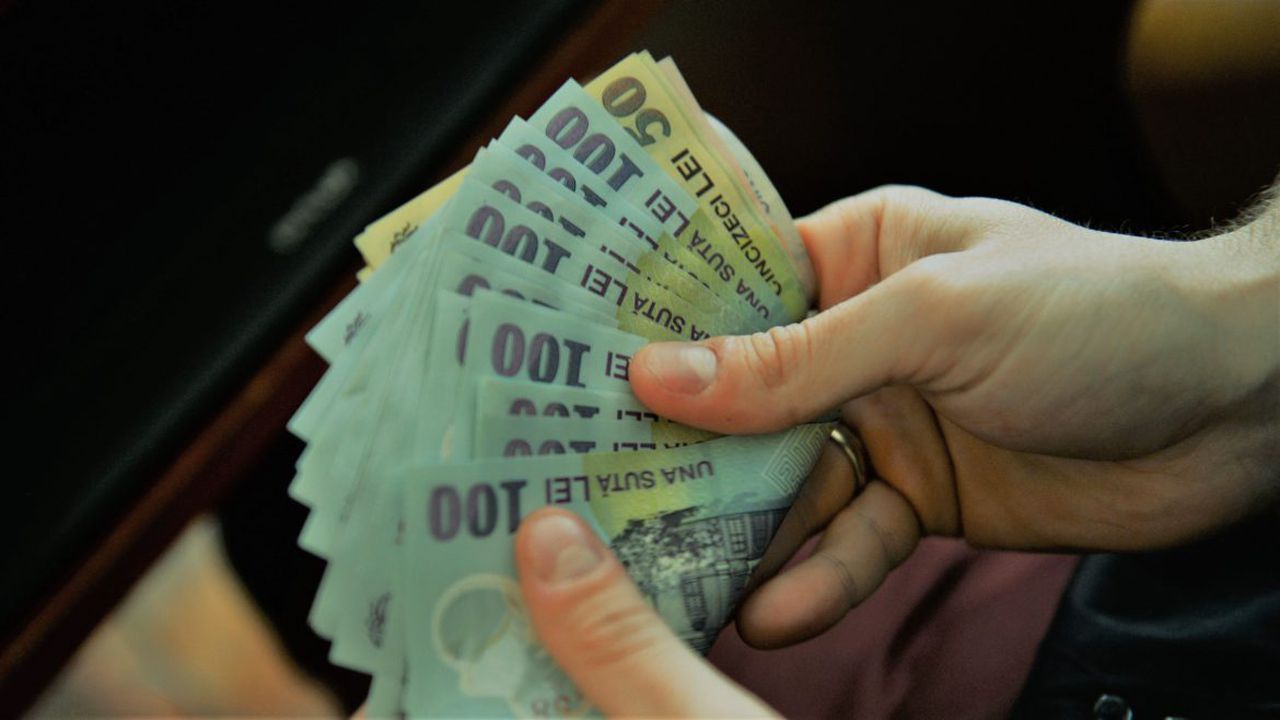 Cu cat a scazut salariul