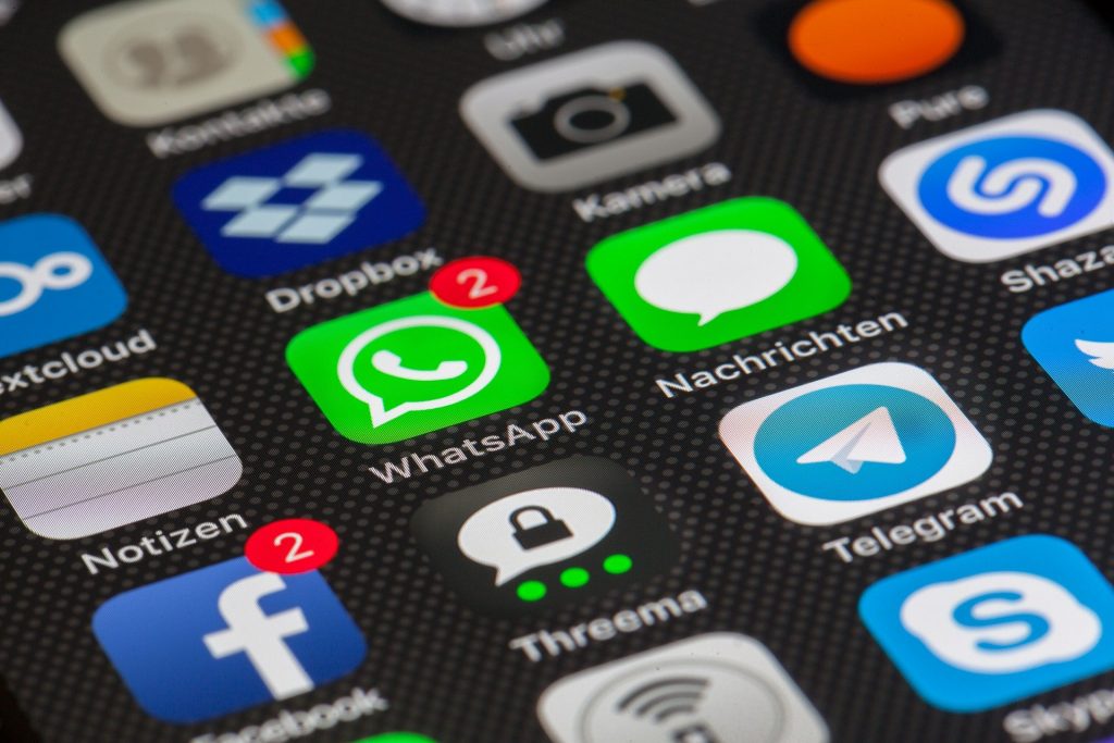 Cum citeşti mesajele şterse de pe WhatsApp. Trucul ştiut de prea puţini utilizatori