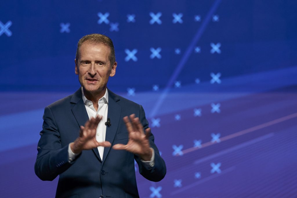 Anunț suprinzător: CEO-ul Volkswagen AG demisionează. Herbert Diess va fi înlocuit temporar de directorul Porsche