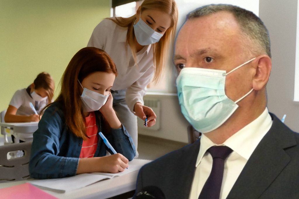De când nu vor mai purta elevii mască la şcoală. Anunţul făcut de Sorin Cîmpeanu