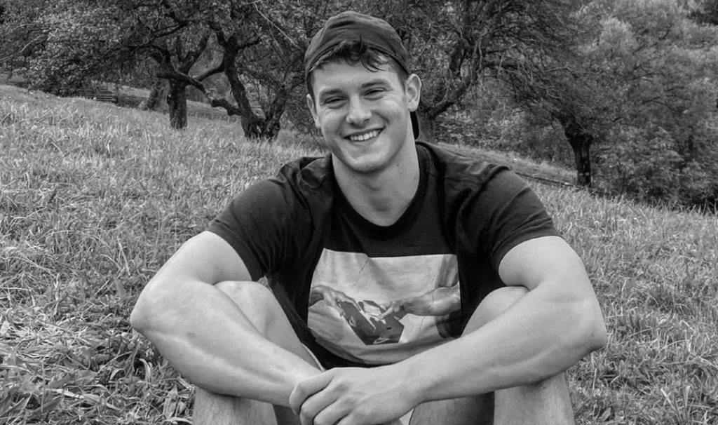 Dramă în sportul românesc. Cine este jucătorul de polo care a murit în timpul partidei dintre Rapid şi Dinamo. Avea doar 23 de ani