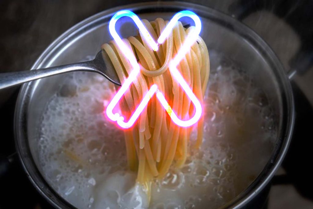 Pastele din farfurie se lipesc? Aruncă-le fără să stai pe gânduri! De ce nu trebuie consumate