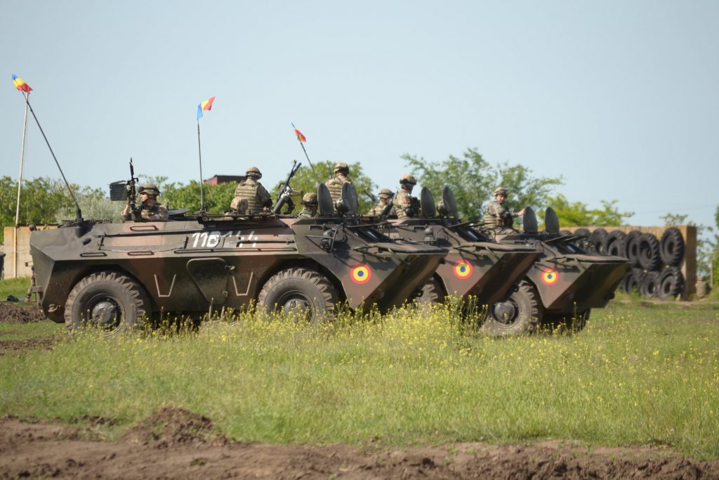 România trimite tancuri la 60 de kilometri de granița cu Ucraina. Încep exercițiile alături de americani