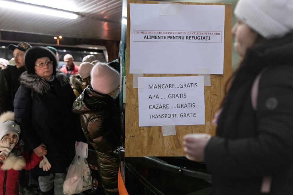 Femeie din Sibiu, cercetată penal după ce s-a dat drept refugiată. Ea a primit mai multe donații