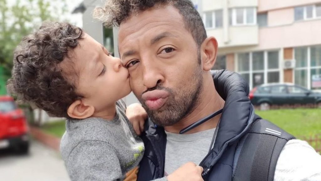 Kamara ii acorda toata atentia fiului sau, Leon