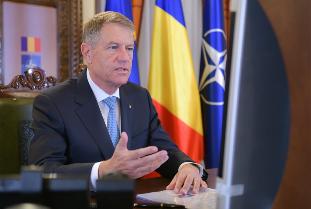 Klaus Iohannis a promulgat legea pentru desființarea secţiei pentru Investigarea Infracţiunilor din Justiţie. Ce recomandase Comisia de la Veneția