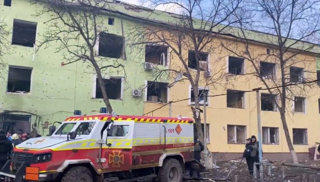 Ucraina acuză Rusia că a distrus o maternitate din orașul Mariupol. Care a fost reacția Moscovei