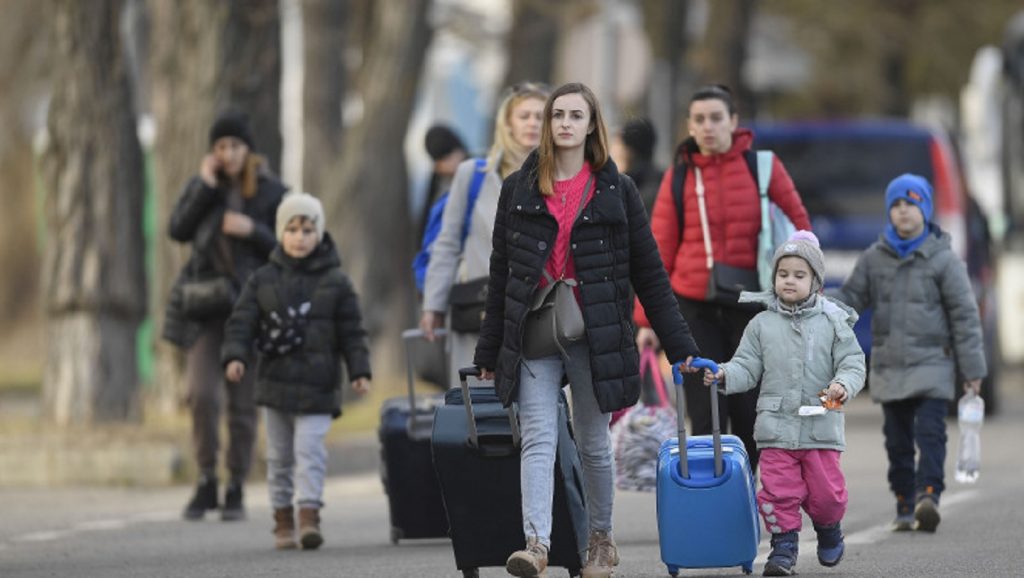 Marea Britanie ia în calcul relaxarea regulilor privind vizele pentru ucraineni