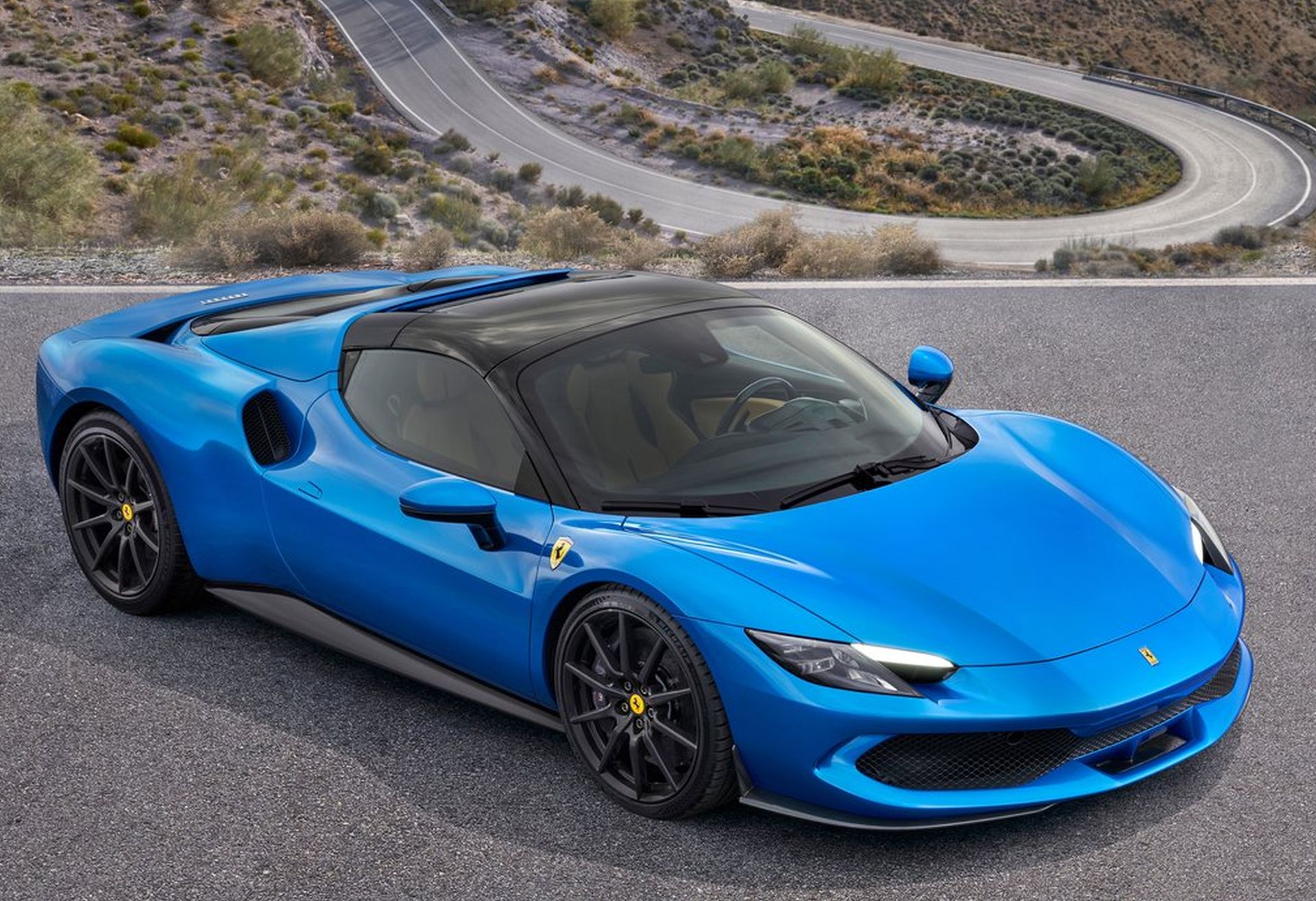 Prezentare oficială: noul Ferrari 296 Gran Turismo Spider. Modelul are un sistem de propulsie plug-in hybrid 