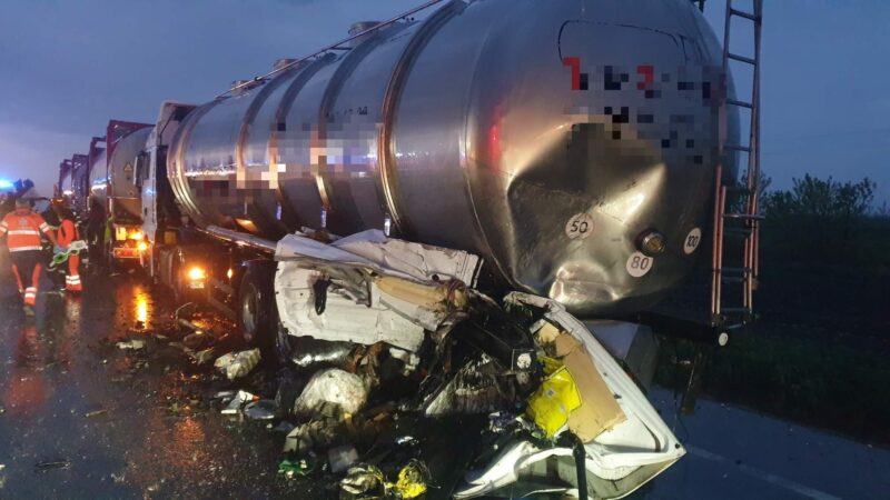 Accident pe DN 5, cu 3 autoturisme implicate