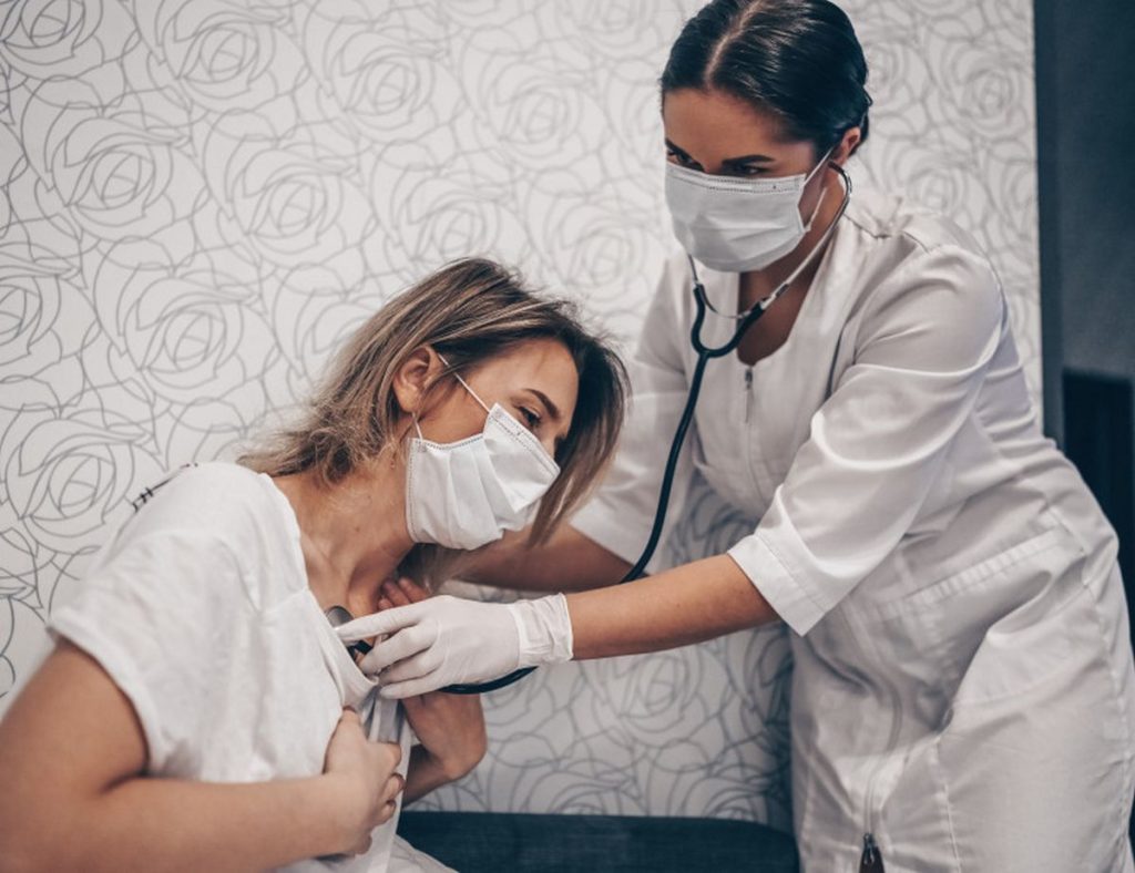 Au apărut alte nouă semne că ai coronavirus. Lista oficială a simptomelor Covid a fost actualizată