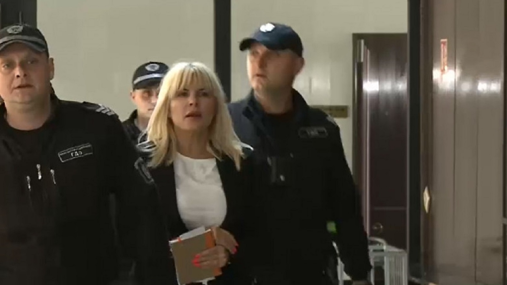 De ce boală susţine Elena Udrea că suferă. Acesta ar fi motivul pentru care nu poate fi încarcerată într-o închisoare obişnuită EXCLUSIV