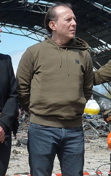 Florin Citu, accesoriu neobisnuit pe sub hanorac in timpul vizitei de la Kiev