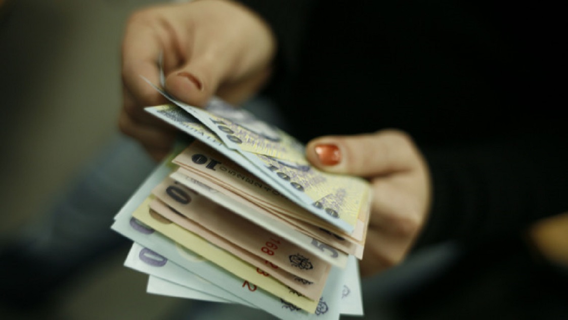 Iata cati romani asteapta prima de Paste de la angajator