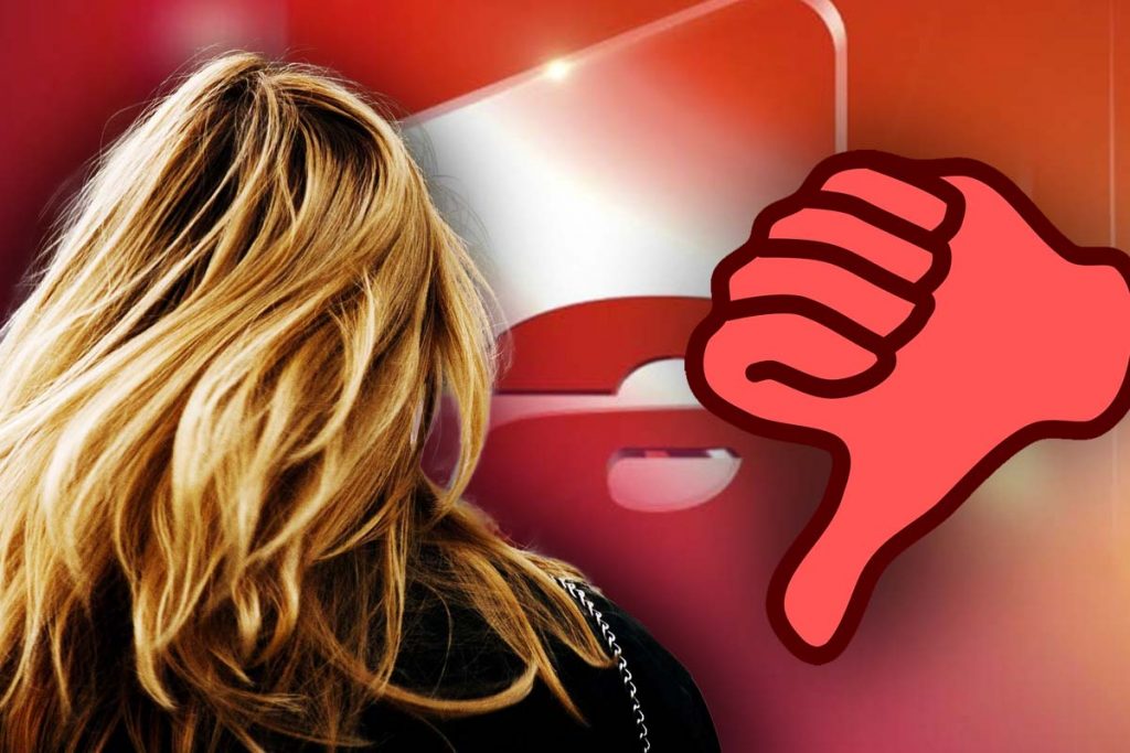 O vedetă de la Antena 1, criticată aspru de internauţi. Fanii blondinei i-au spus totul fără menajamente